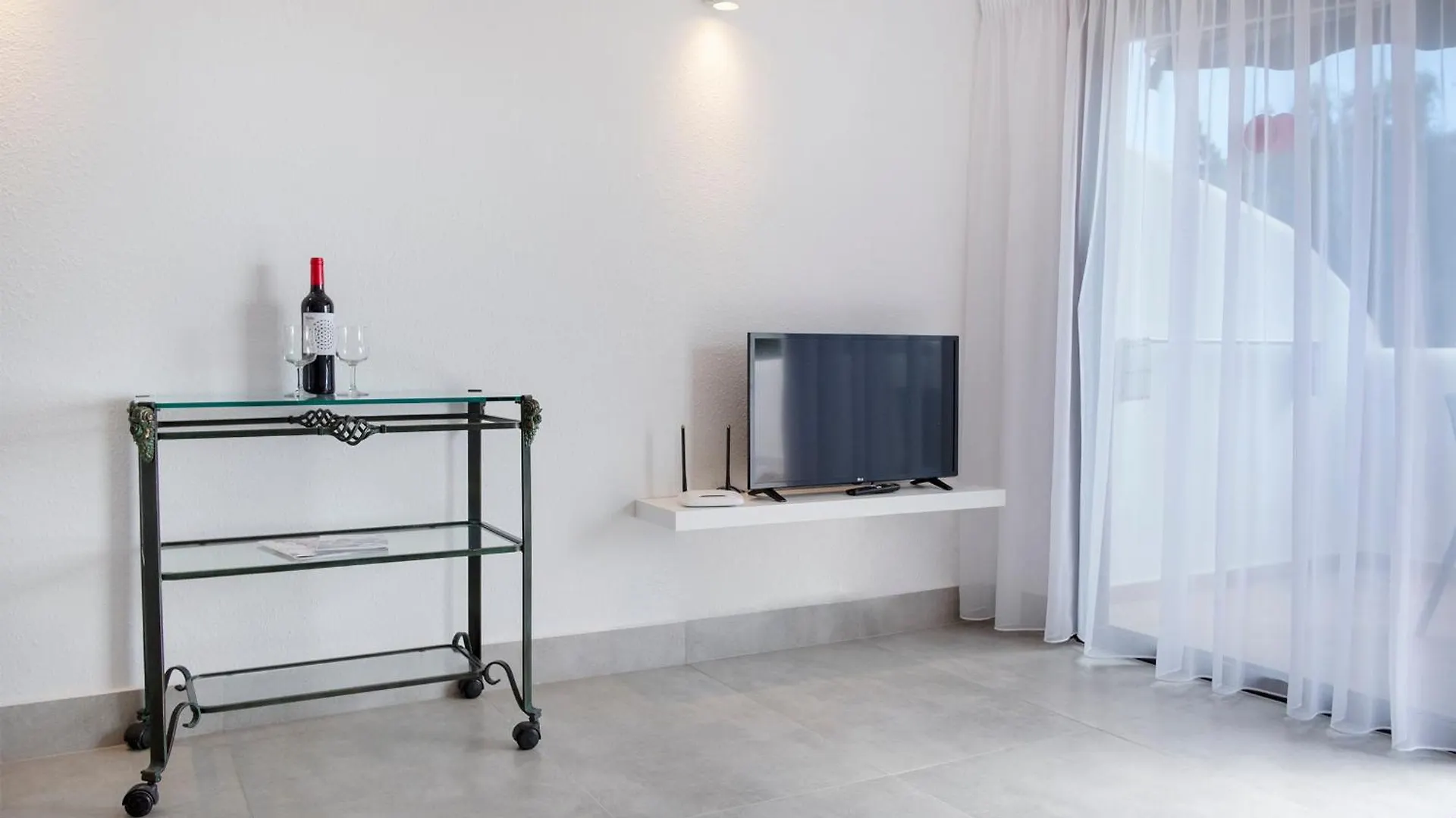 The Club - Accommodation - Dining - Events 산미겔데아보나 0*,