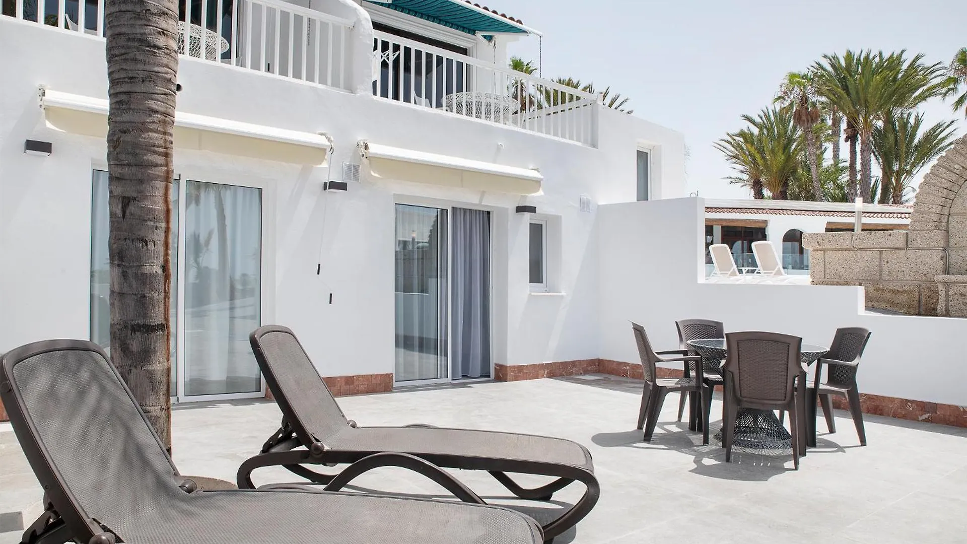 The Club - Accommodation - Dining - Events 산미겔데아보나 스페인